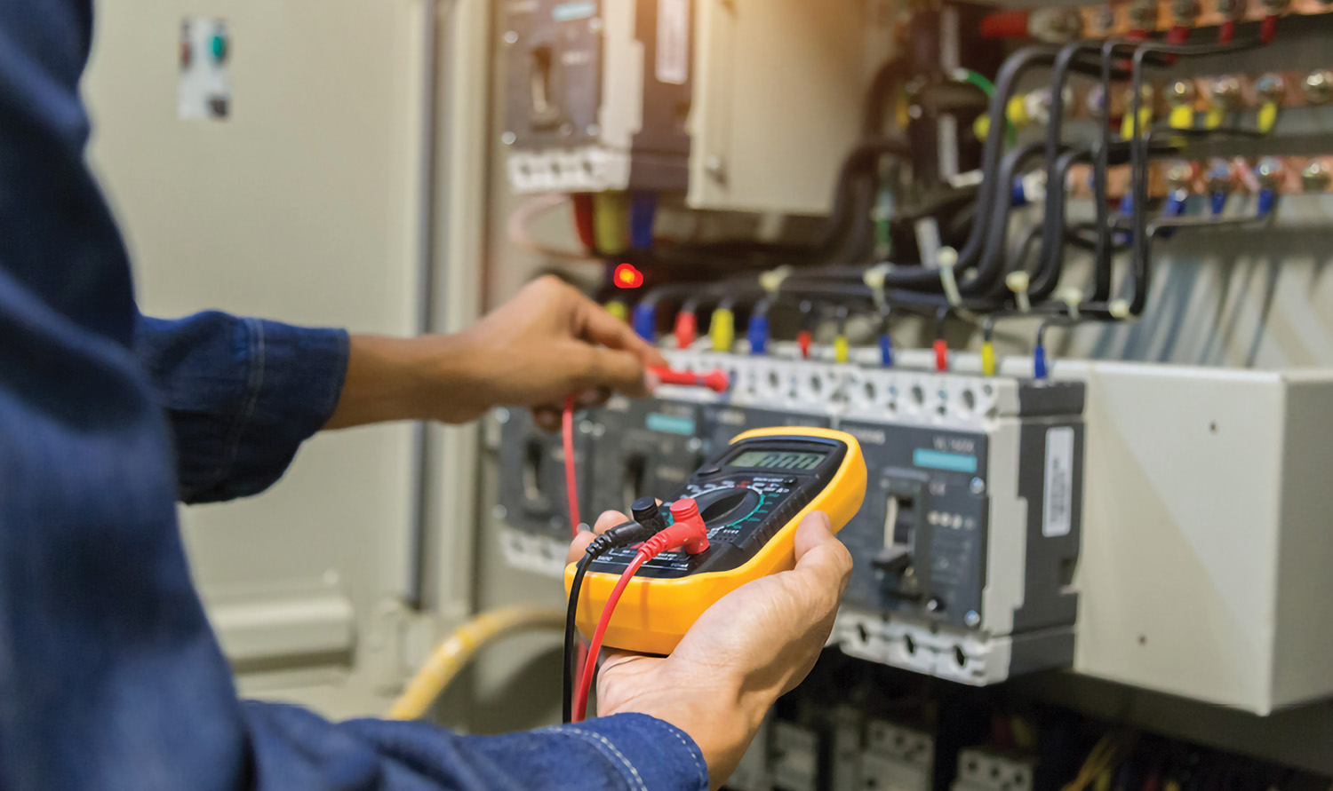 Choosing the Right DIN-Rail Power Supply